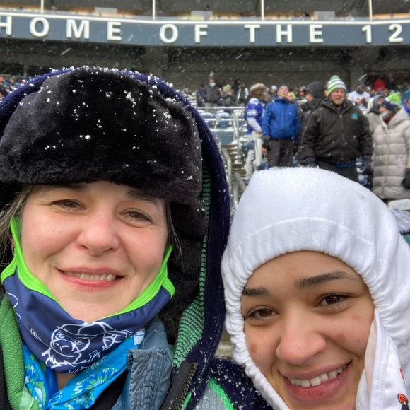 Meet your Posher, Mf side hustle - Picture 3 of 5